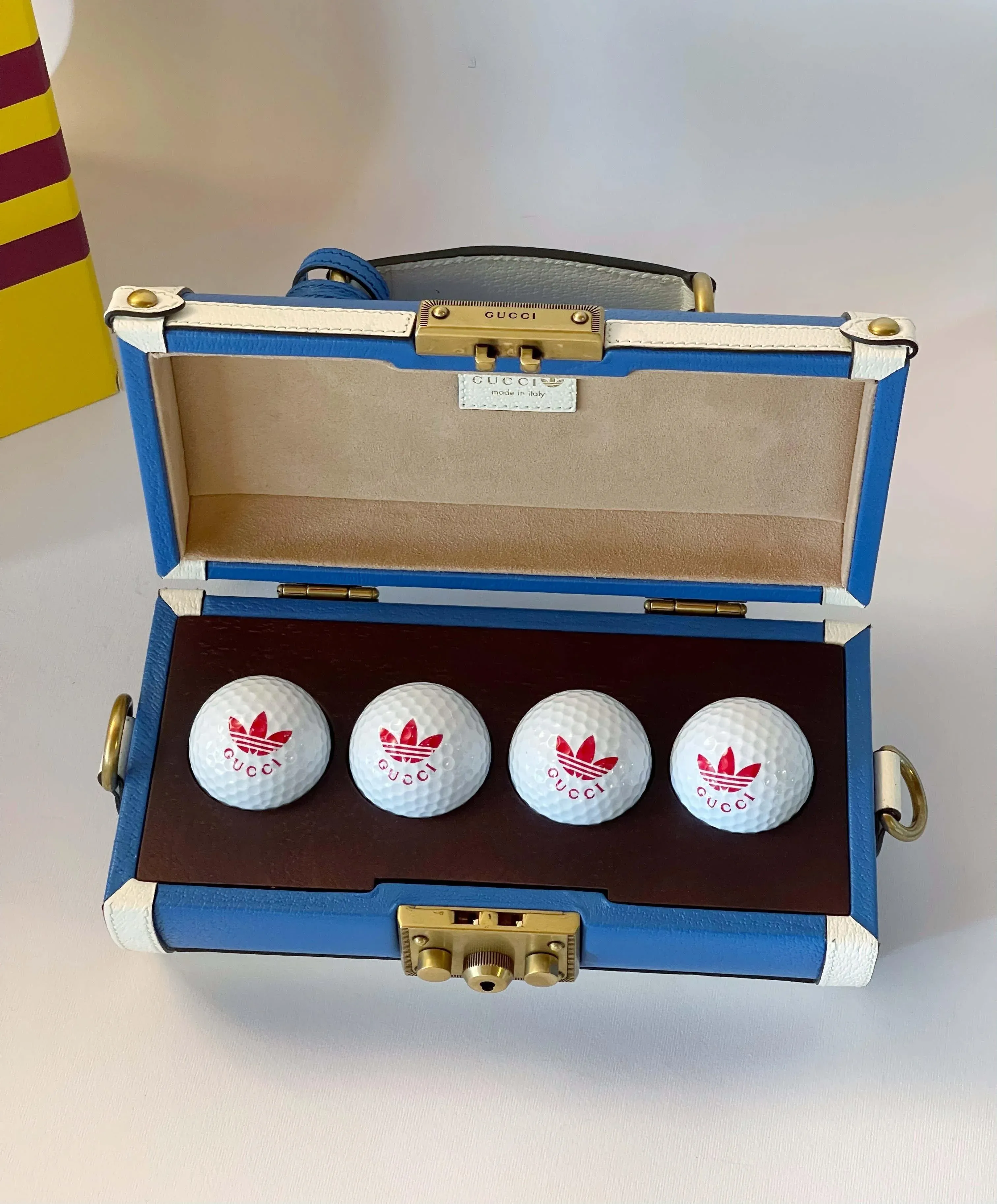 yuklちゃん♡本当にラスト1 gucci-golf-ball-case-bag-by- GUCCI　adidas　コラボ　ギフトBOX ラッピング・包装