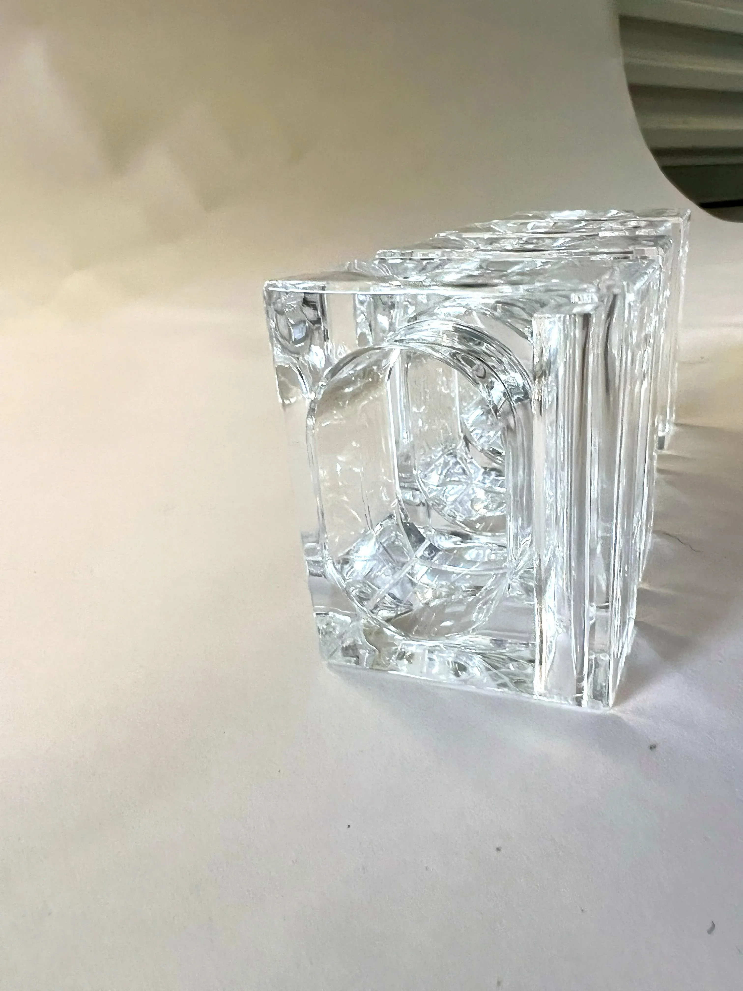 Set of 4 Mid-Century Polished Lucite Napkin Rings Holders, Usa, Circa 1960s