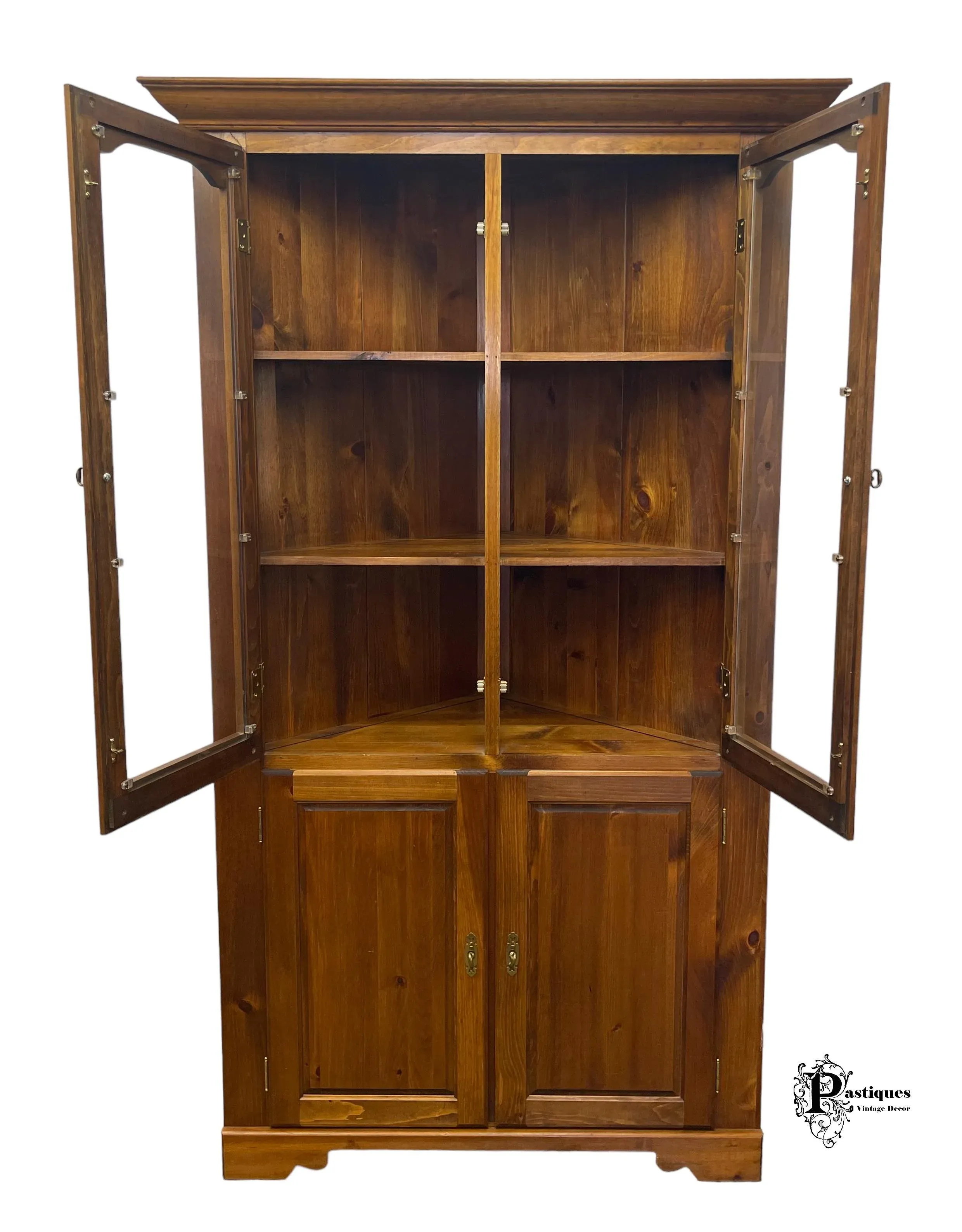 Vintage Mastercraft Traditional American Style Pine Corner