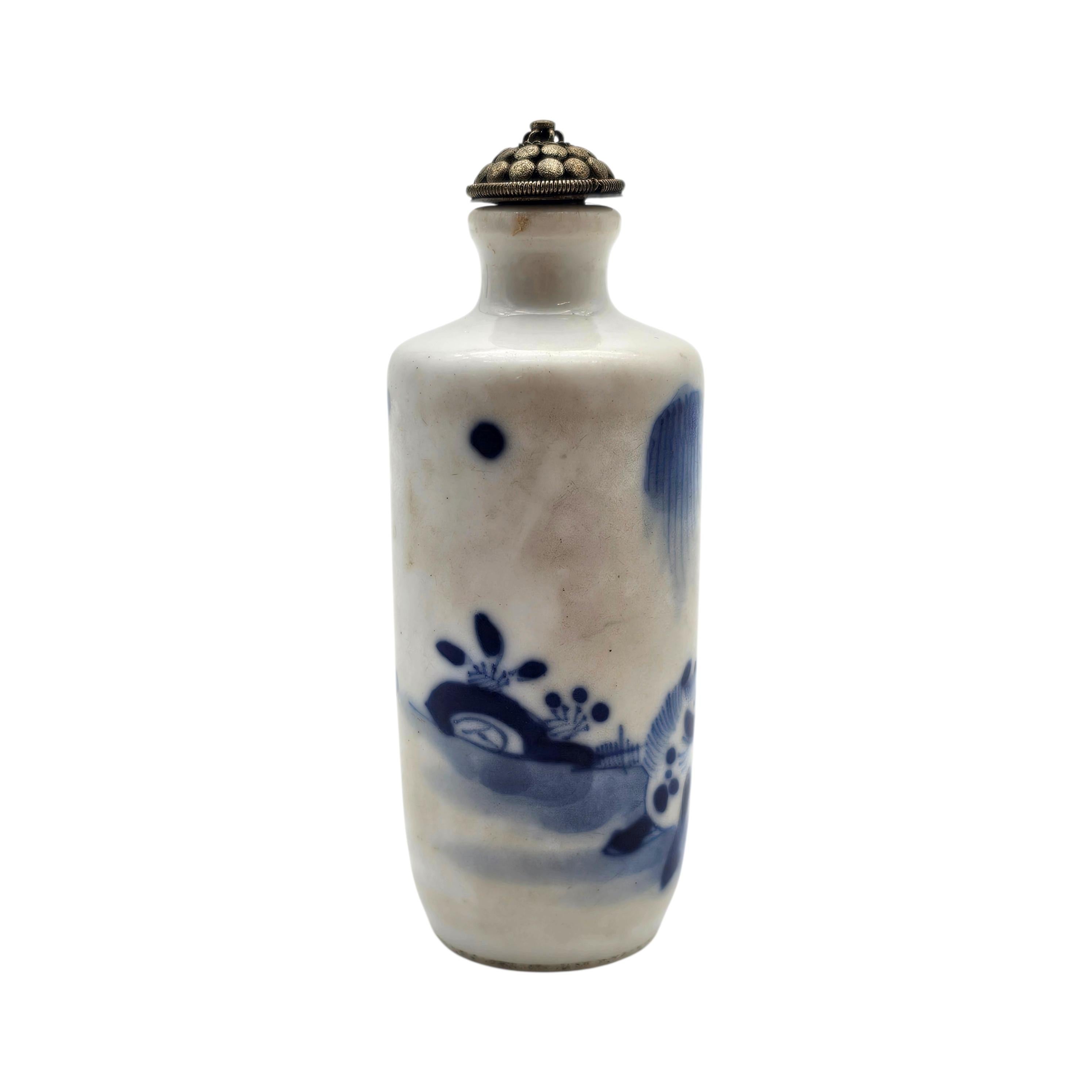 Vintage Chinese Blue & White Porcelain Snuff Bottle With Stopper Spoon (3.375\