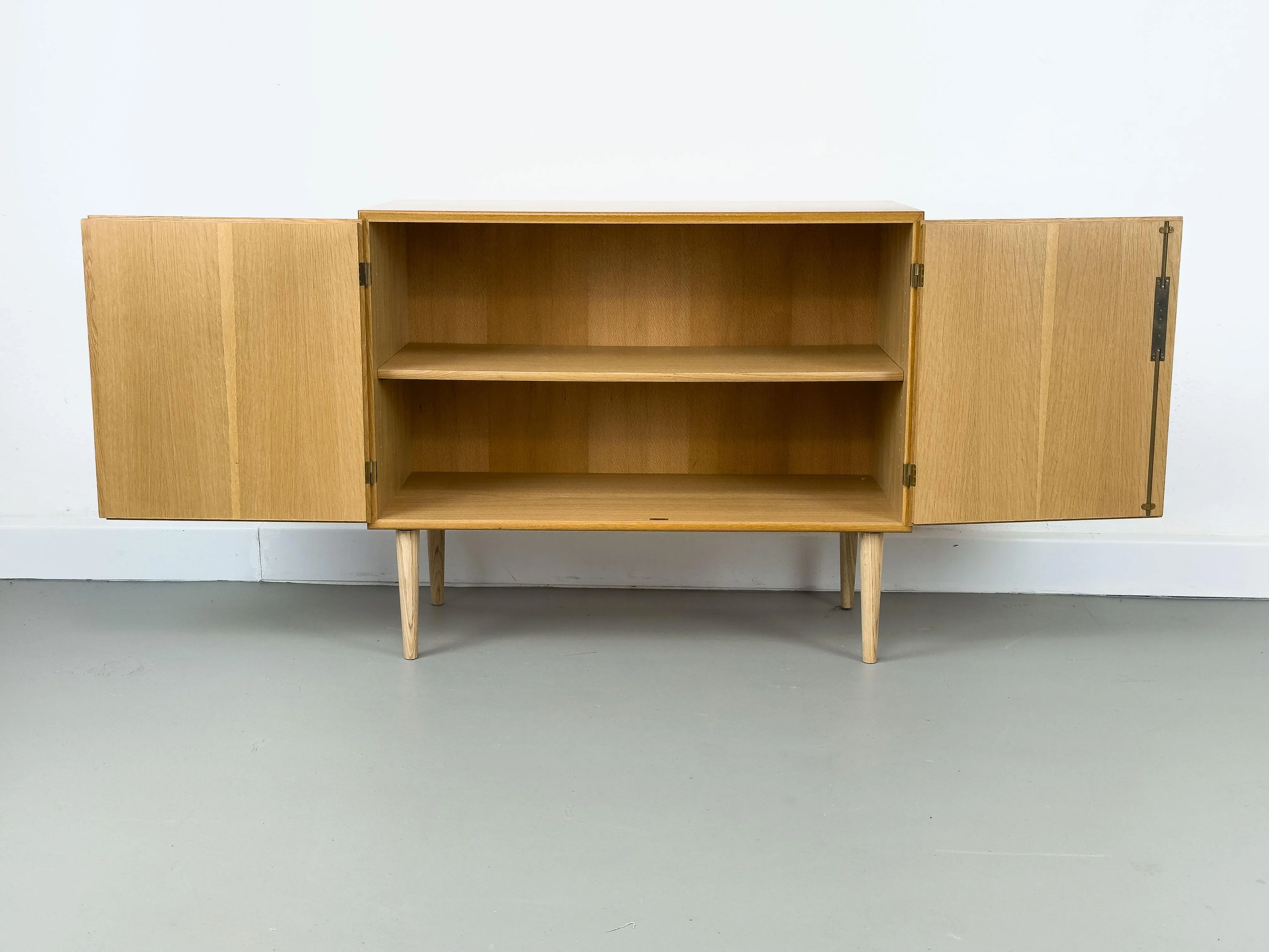 Danish Cabinet in Oak by Børge Mogensen for Søborg Møbelfabrik, 1960s