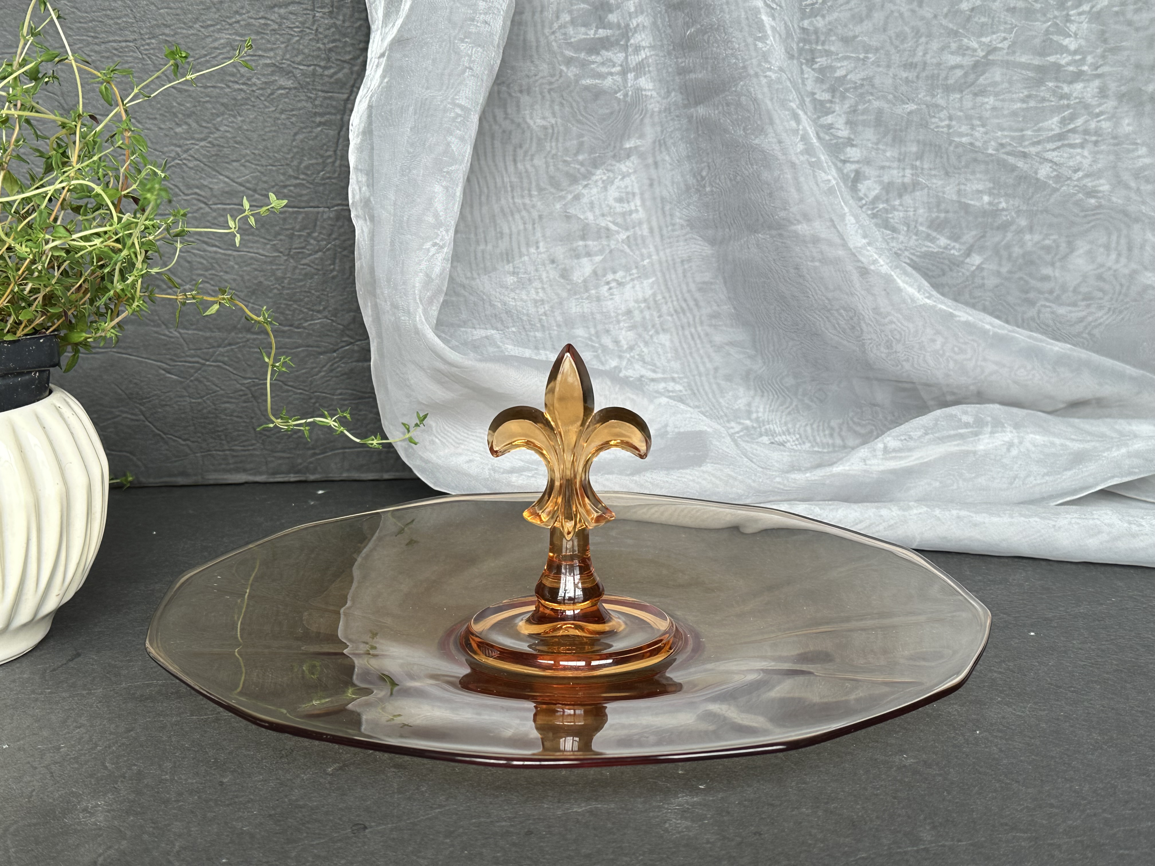 Vintage Glass Serving Tray With Fleur De Lis Handle, image size:4032x3024