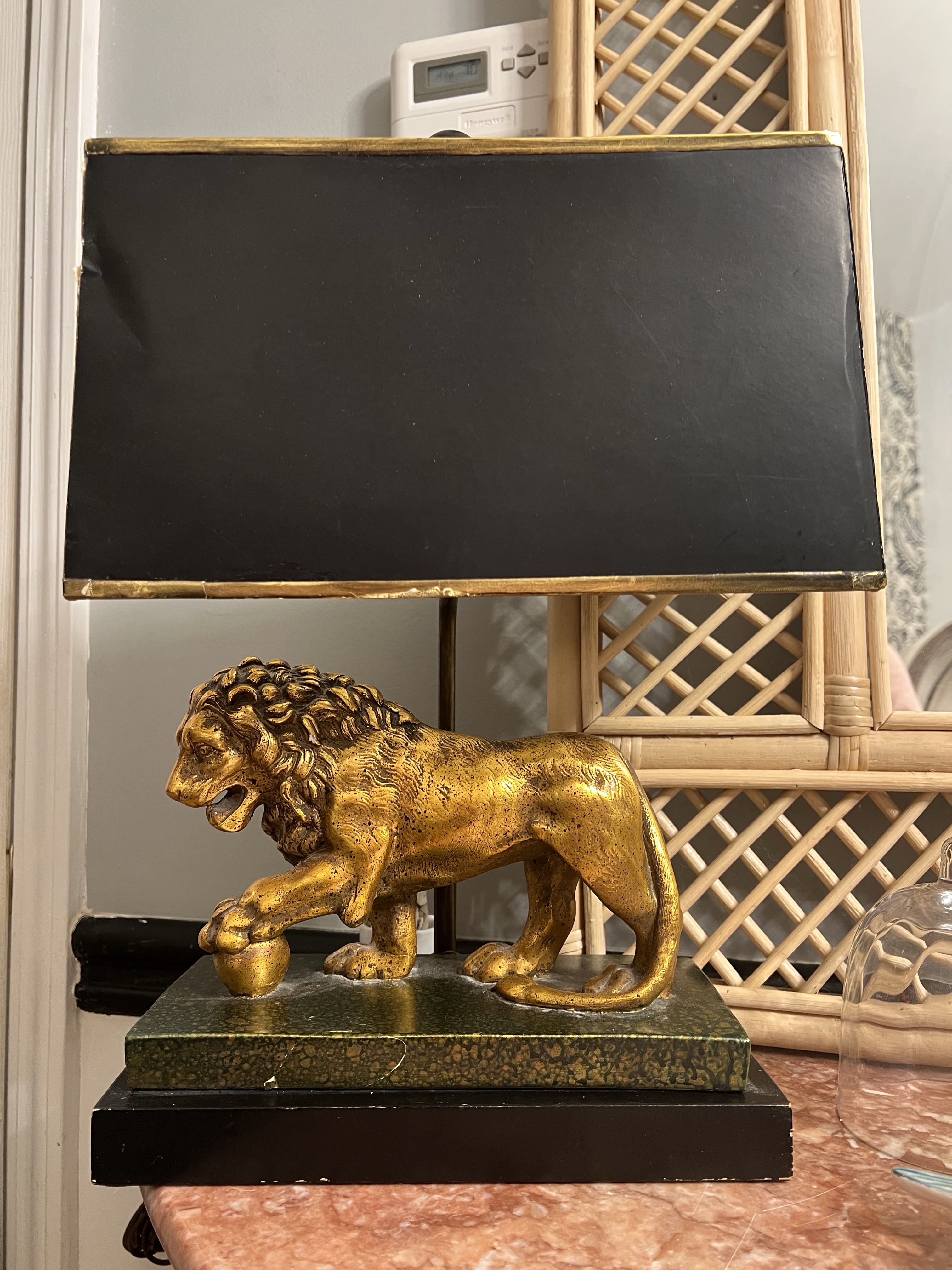 フランス アンティーク ライオン オブジェ ミッドセンチュリー Mid-Century Lion Lamp With Shade | Chairish