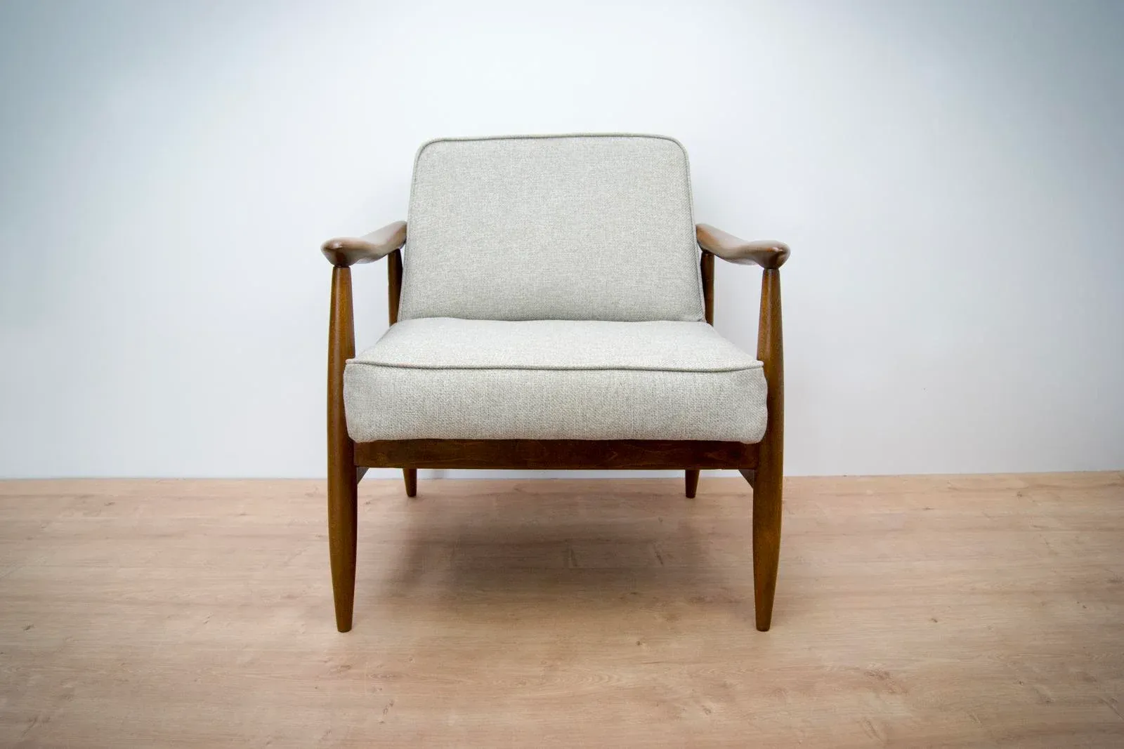 GFM-87 Armchair by Juliusz Kedziorek for Gościcińskie Furniture, 1960s