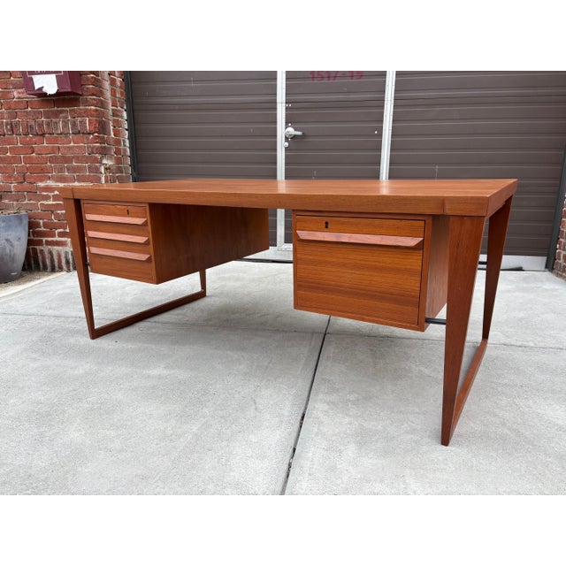 Mid-Century Modern Kai Kristiansen Executive Teak Desk Model 70 For Sale - Image 3 of 12