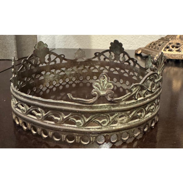 19th-Century Spanish Colonial Bronze Crown Fragment – Patinated Ecclesiastical Crown For Sale - Image 4 of 8