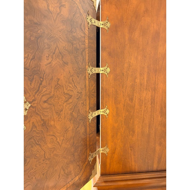 1980s 1980s Burl Walnut Chinoiserie Style Media / Bar Cabinet For Sale - Image 5 of 18