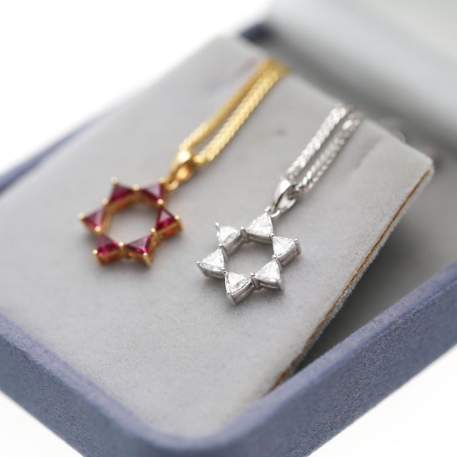 Red Ruby Star of David 18k Gold Pendant Necklace For Sale - Image 8 of 9