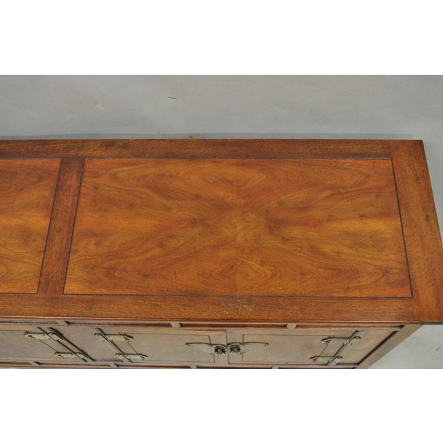Vintage Henredon Chinoiserie Brass Butterfly Burl Wood Credenza Cabinet Buffet For Sale - Image 12 of 16