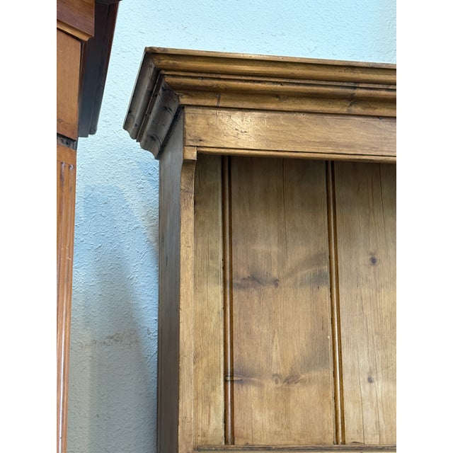 Large 19th Century English Pine Dresser/Cupboard For Sale In San Diego - Image 6 of 10