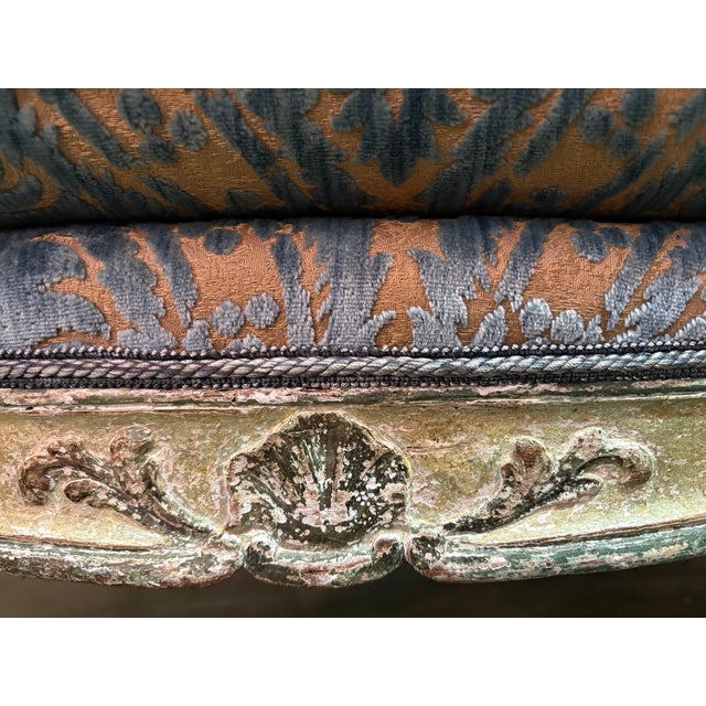Early 19th Century Venetian Painted Neoclassical Frame W/Velvet Fabric Settee For Sale In Los Angeles - Image 6 of 18