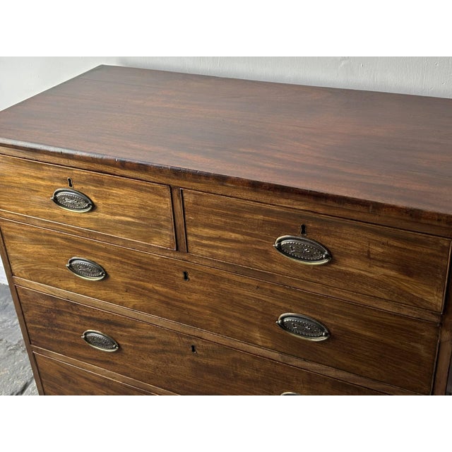 Antique Early Victorian Mahogany Chest of Drawers, 1850s For Sale - Image 5 of 6