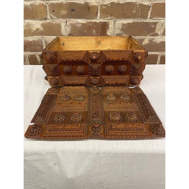 19th Century American Tamp Art Box For Sale In Atlanta - Image 6 of 7