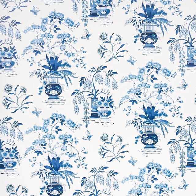 Sample - Schumacher Ming Vase Wallpaper in Porcelain For Sale