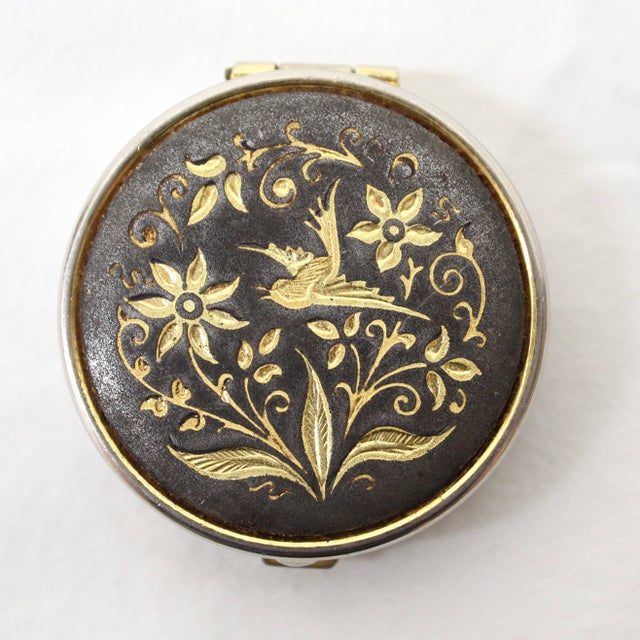 1960s Vintage Spanish Damascene Pill Box – Hand-Inlaid Gold Bird & Floral Design For Sale - Image 5 of 5