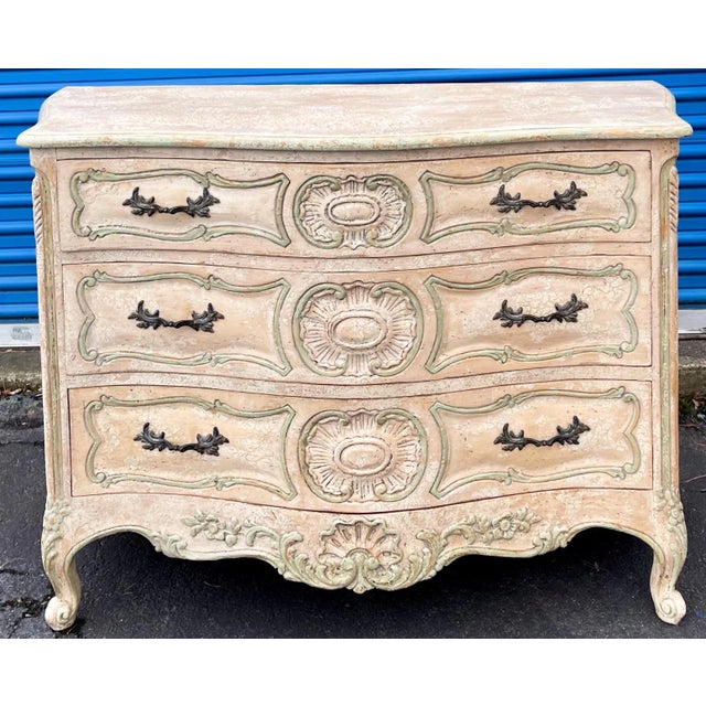 French Louis XVI Style Cerused Painted Commode / Chest With Carved Shell Motif For Sale - Image 10 of 10