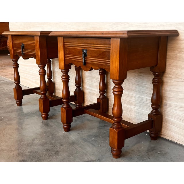 1920s 20th Pair of Spanish Nightstands With Carved Drawer For Sale - Image 5 of 9