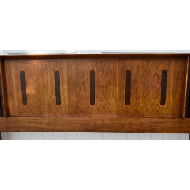 Vtg. Lane Walnut & Rosewood Queen/Full Mid Century Modern Headboard For Sale - Image 9 of 13