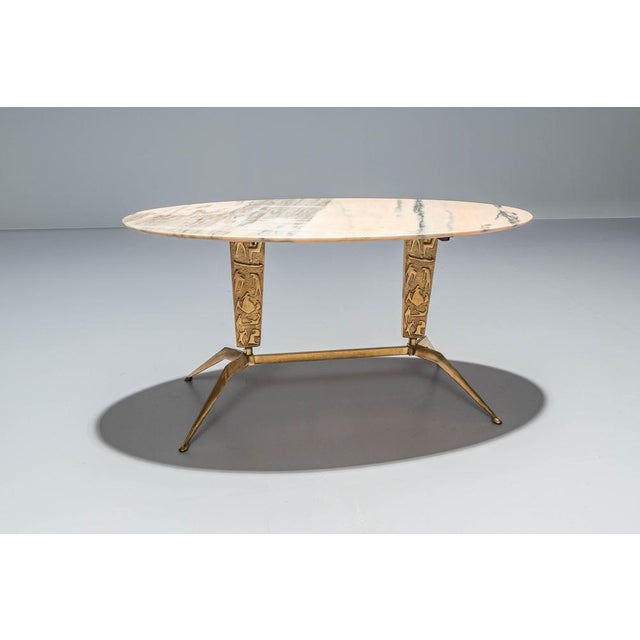 Oval Side Table in Pink Marble and Brass, Italy, 1970s For Sale - Image 3 of 8