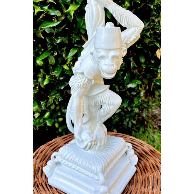 Late 20th Century Stylish Palm Beach Regency Dorothy Draper Style Newly Painted Gloss White Monkey Pedestal Cachepot For Sale - Image 5 of 12
