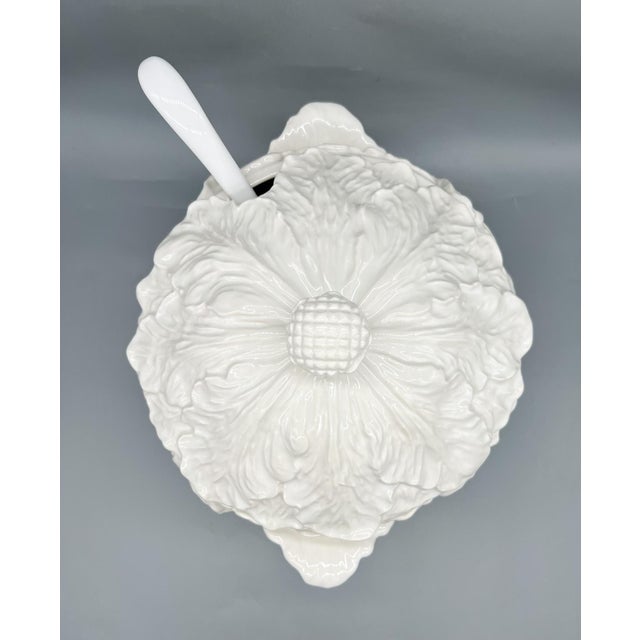 California Pottery Mid-Century California Pottery White Cabbage Tureen With Underplate and Ladle - Hollywood Regency, Traditional, Grandmillennial For Sale - Image 4 of 16