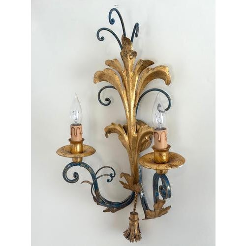 Large Florentine Hollywood Regency Wall Lamp, Italy, 1970s For Sale - Image 4 of 11