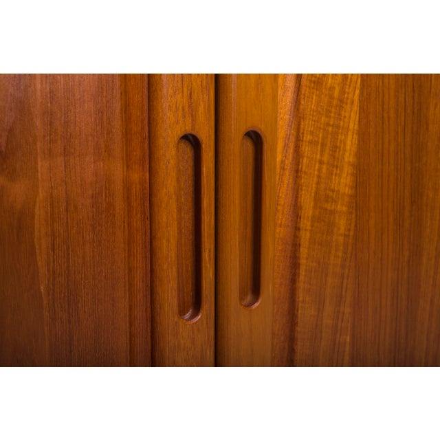 Brown Danish Teak Bookcase with Cabinet from Dyrlund, 1970s For Sale - Image 8 of 11