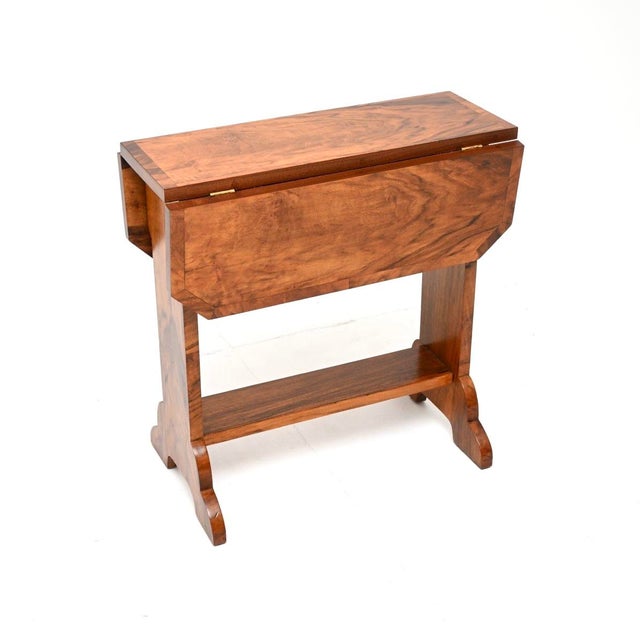 Art Deco Figured Walnut Occasional Drop Leaf Side Table, 1930 For Sale - Image 4 of 10