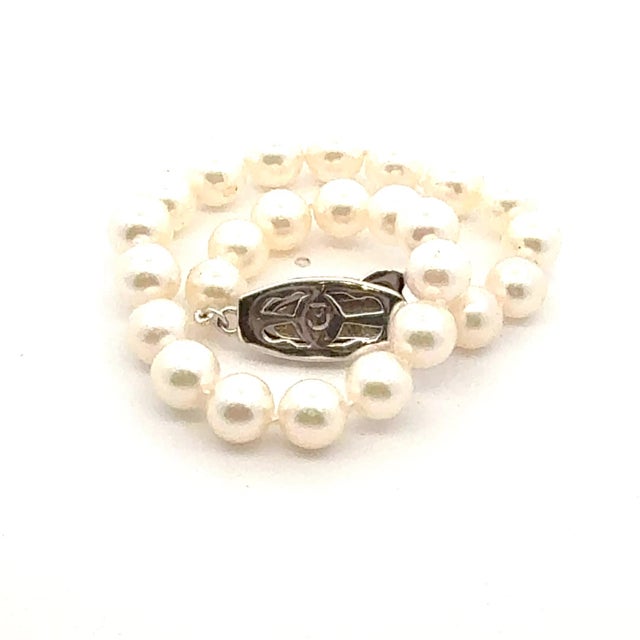 Contemporary 1990s Mikimoto Akoya Pearl Bracelet 7.5" 6.5 Mm Sterling Silver Estate For Sale - Image 3 of 7