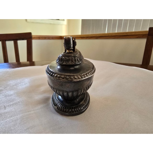 1950s Vintage Ronson Queen Anne Silver-Plated Table Lighter For Sale - Image 5 of 11