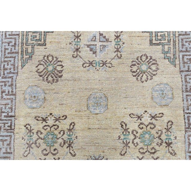 Samarkand-Inspired Traditional Greek-Key Meander Border Beige Carpet "Aegean" For Sale In New York - Image 6 of 8