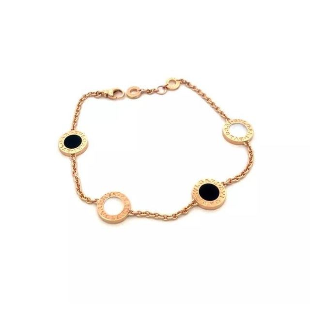 Contemporary Bulgari Rose Gold 4 Disc Bracelet 18k Engraved Bezel Chain For Sale - Image 3 of 7