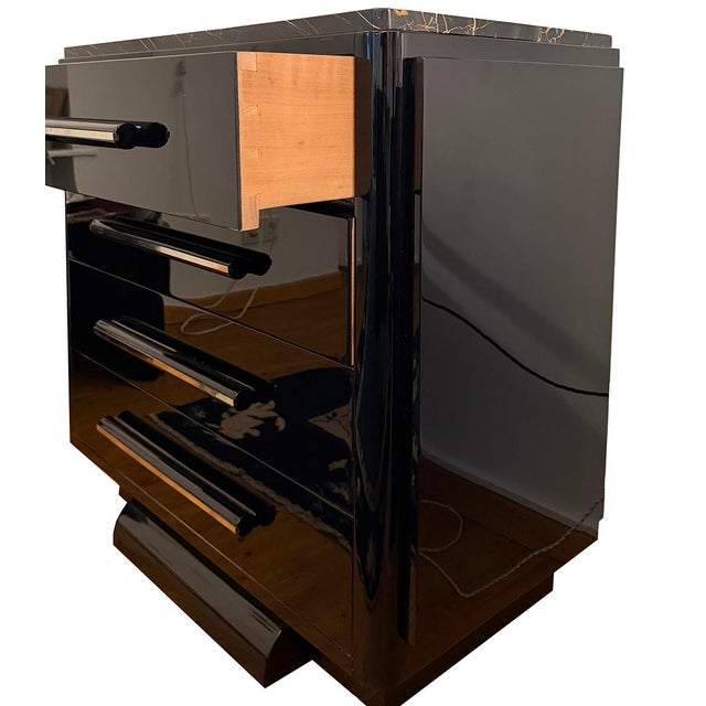 Art Deco Chest of Drawers in Black Lacquer, 1930 For Sale - Image 4 of 8