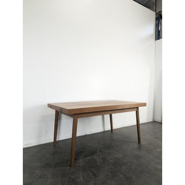 Modernist Extendable Teak Table, 1970s, in Very Good conditions. Designed 1970 to 1979