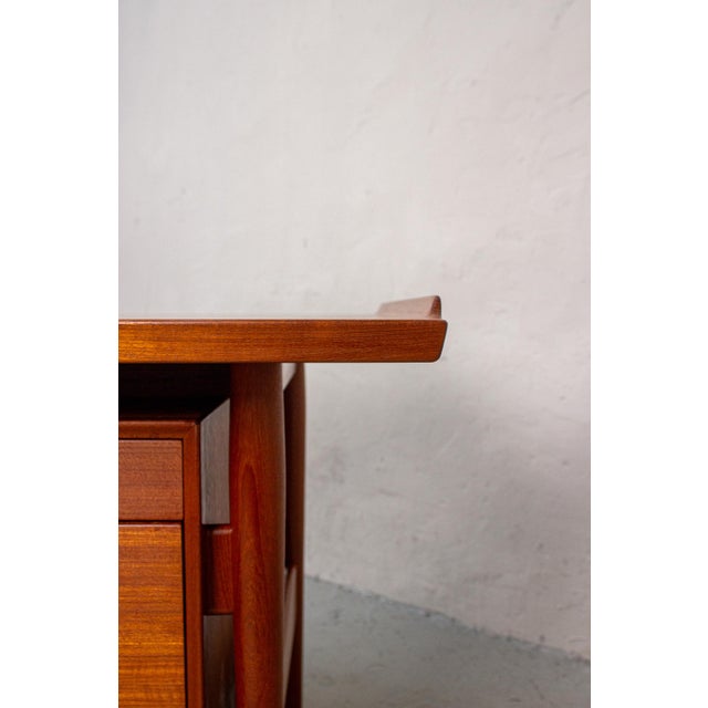 Mid-Century Danish Model 207 Desk in Teak by Arne Vodder for Sibast, 1960s For Sale - Image 17 of 18