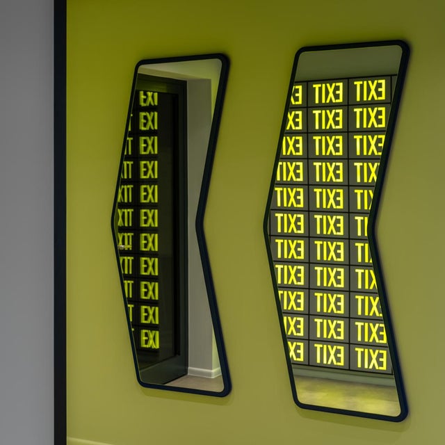 Contemporary Modern Architectural Mirror for Creative Spaces – Arrow 6 For Sale - Image 3 of 17