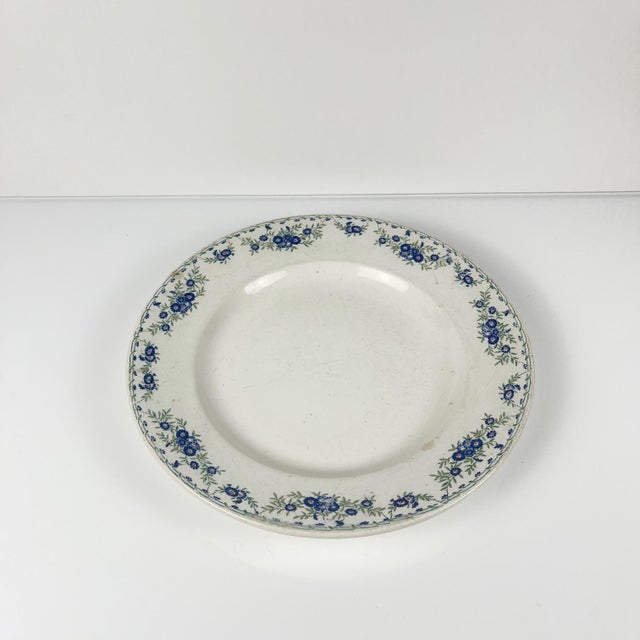 Round Dish from Sarreguemines, 1875-1920 For Sale - Image 4 of 11