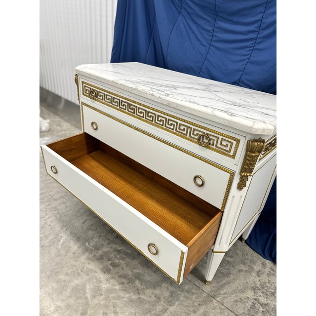 Mid 20th Century White Wood French Louis XVI Jansen Style Chest Commode With Marble Top For Sale - Image 17 of 17