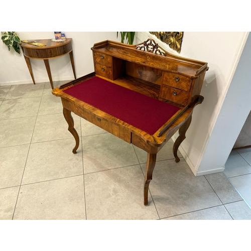 Late Biedermeier Ladies Secretaire Desk in Walnut For Sale - Image 16 of 18