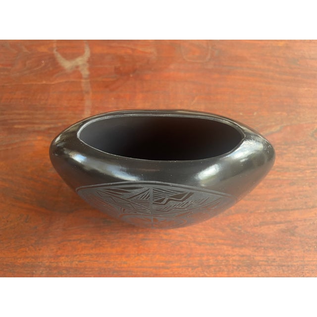 Workaday Handmade Native American Navajo Marvin Blackmore Black Pottery Oval Vase For Sale - Image 4 of 6