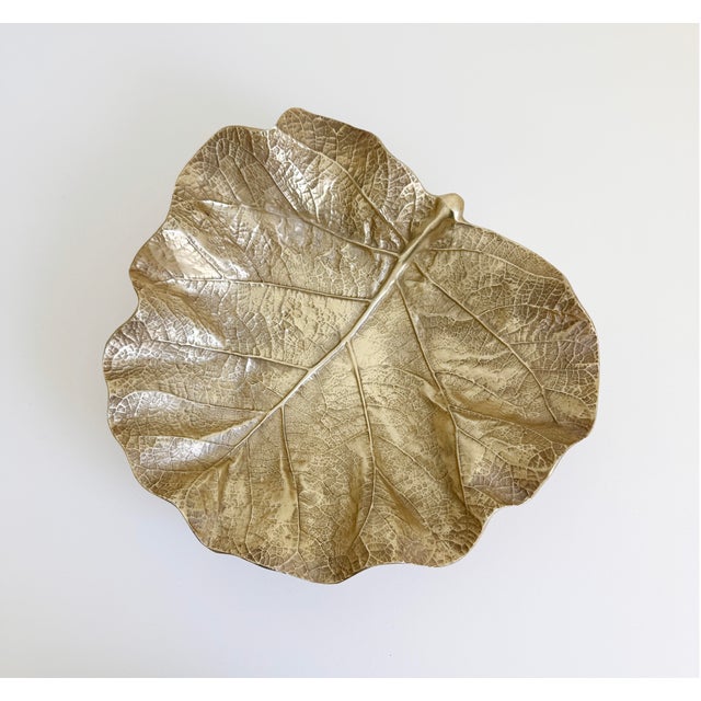 Contemporary 1940s Large Metal Leaf Bowl by Virginia Metalcrafters For Sale - Image 3 of 11