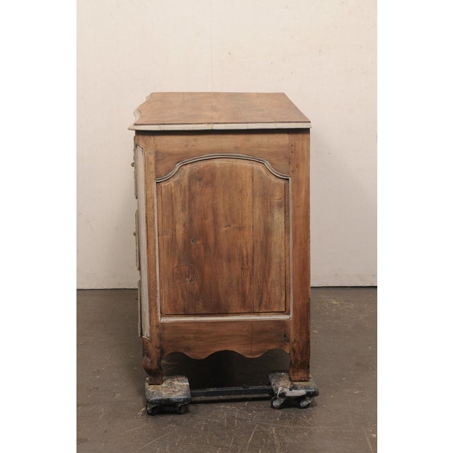 French Louis XV Finely Carved Commode, 1750 For Sale - Image 10 of 13