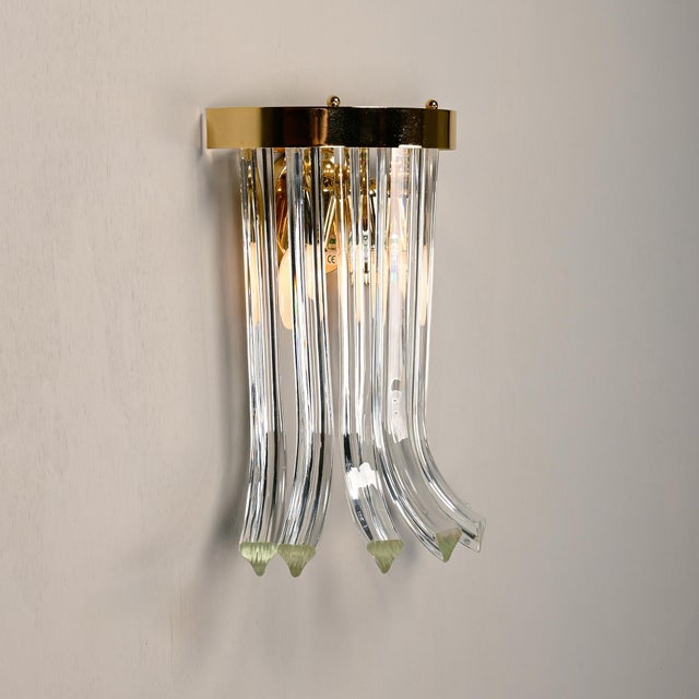 1970s Wall Lamp in Brass and Crystal Glass by Novaresi, Italy, 1970s For Sale - Image 5 of 11