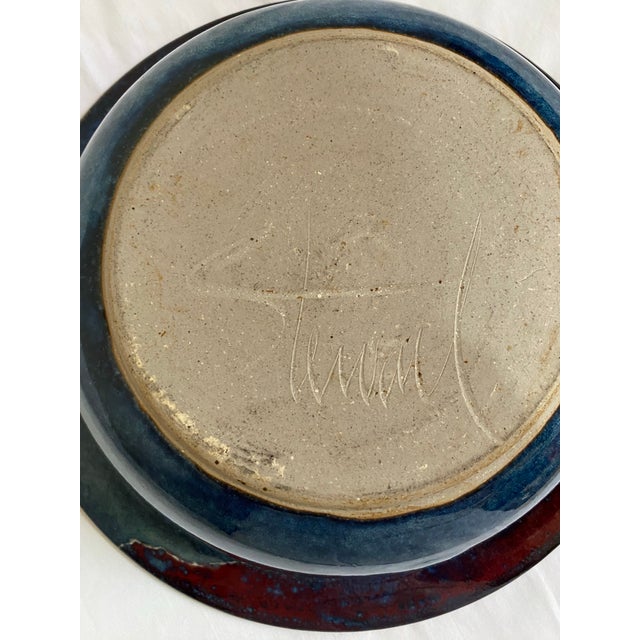 1980s Stoneware Bowl in Reds and Blue by Nationally Recognized North Carolina Potter Bill Stewart For Sale - Image 5 of 8