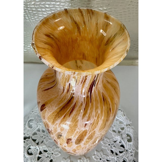 1990s Vintage Maestri Vetrai Murano Style MCM 14.5” Hand Blown Large Art Glass Vase For Sale - Image 5 of 6