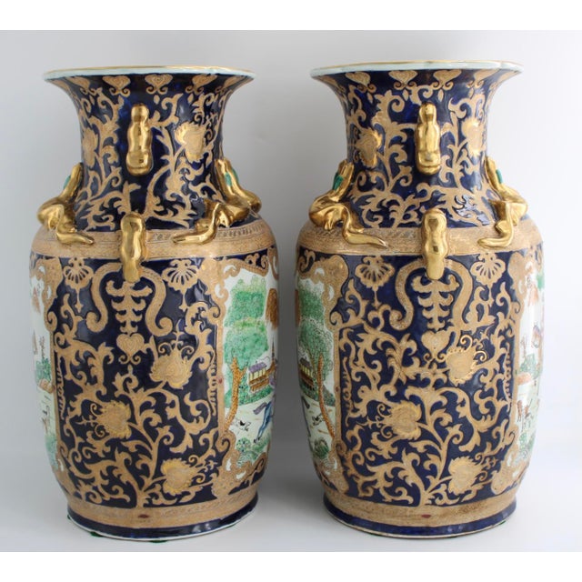 Blue Mid 20th Century Pair Large 18" Chinese Porcelain Vases Cobalt Blue Gold Hunt Scene Chinoiserie For Sale - Image 8 of 18