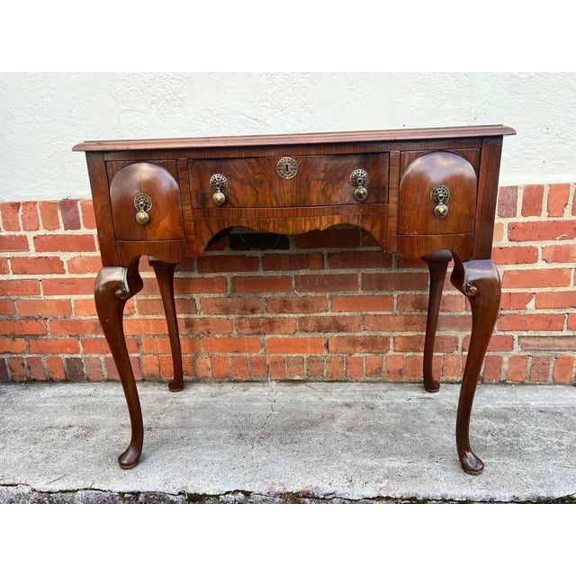 Antique Queen Anne Quality Walnut Lowboy / dressing table / vanity Georgian Style , antique can be used as a side table,...