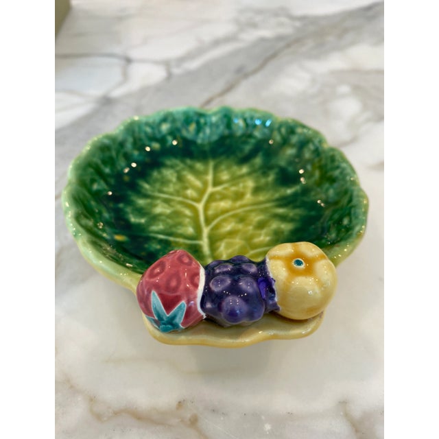 1980s 1980s Vintage Hand-Painted Ceramic Cabbage Majolica Style Japanese Bowls/Plates -Set of 5 For Sale - Image 5 of 10