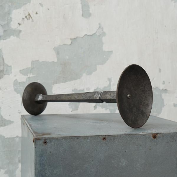 Art Deco Candlegolder in Hand Hammered Metal, 1930s For Sale - Image 9 of 10
