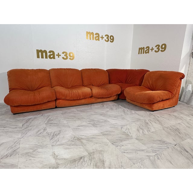 The Vintage Italian Modular Sofa from Airborne, originating in 1960s Italy, is an iconic piece of mid-century modern...